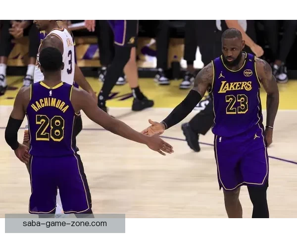 詹姆斯高光之夜携布朗尼同框引爆全场他究竟是谁再度封神之问